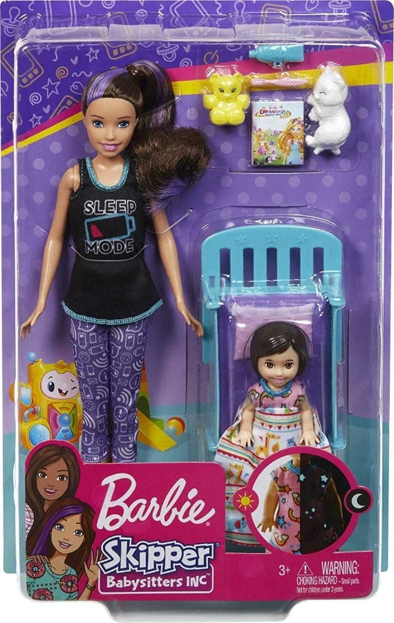 bambole Barbie Babysitter Skipper con Bambola e Lettino, GHV88