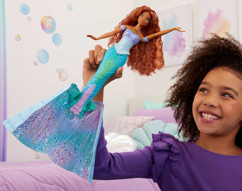 Bambole Disney la Sirenetta, Nuova Bambola Ariel trasformazione da Umana a Sirena Disney la Sirenetta, Nuova Bambola trasformabile da Umana a Sirena