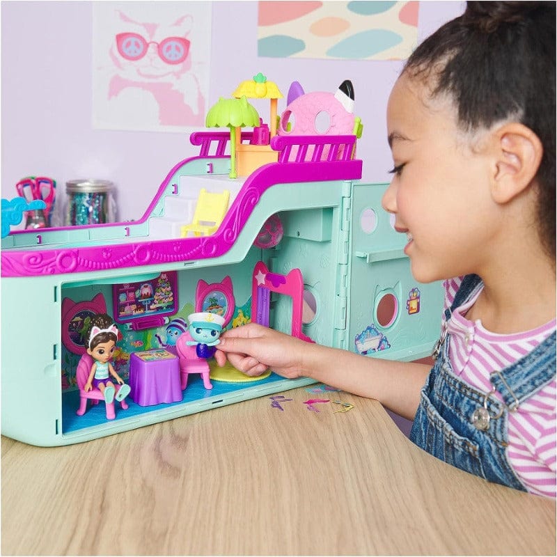Bambole, playset e giocattoli Gabby's Dollhouse la Nave da Crociera di Gabby, Playset con 2 Personaggi e Accessori Gabby's Dollhouse Rainbow Closet, Playset portatile con bambola