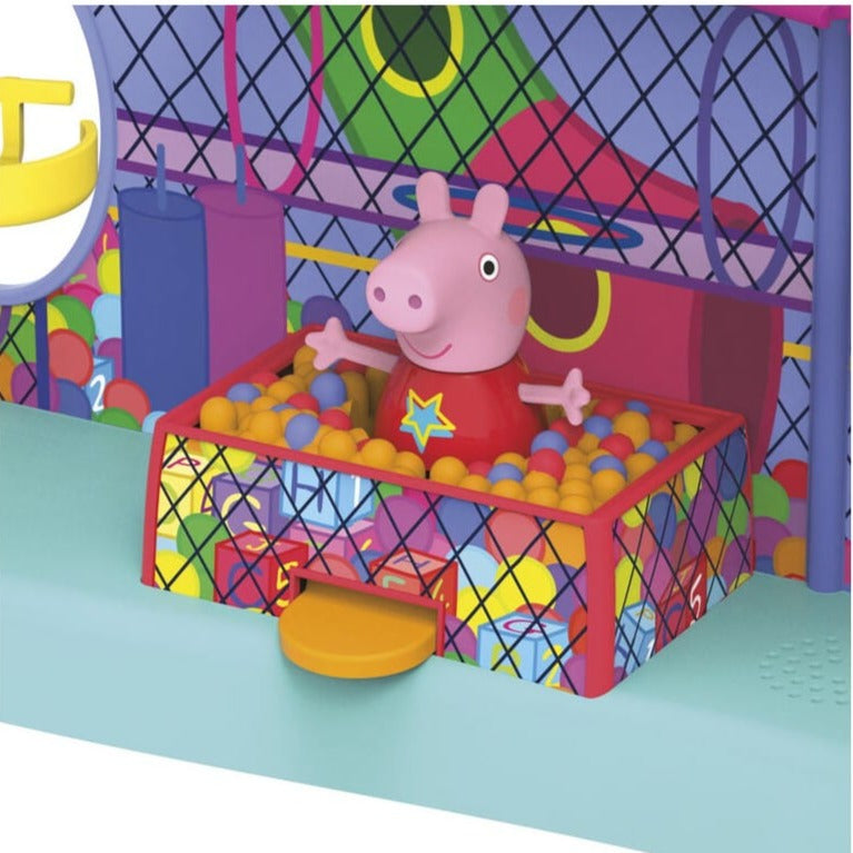 Peppa Pig Playset Centro Divertimenti con i personaggi Peppa e Rebecca Coniglio