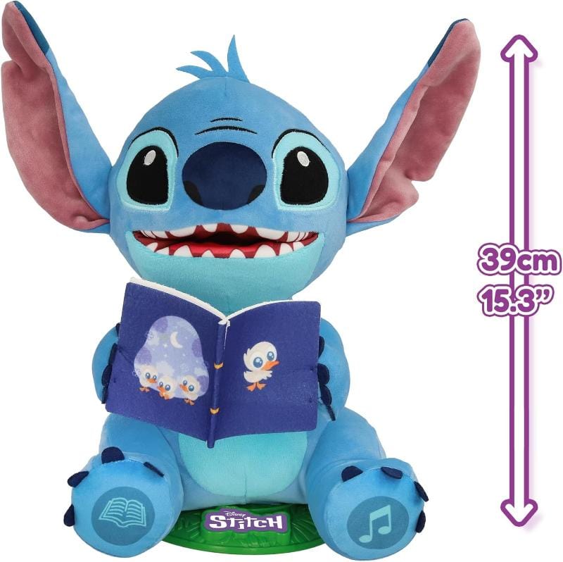 Animali Interattivi Stitch Storyteller di Lilo & Stitch, Peluche Raccontastorie Elettronico che Canta Canzoni e Racconta Storie in Italiano, Spagnolo e Francese Stitch Storyteller di Lilo & Stitch, Peluche Raccontastorie Elettronico che Canta Canzoni e Racconta Storie in Italiano, Spagnolo e Francese