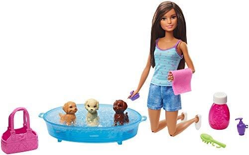 Barbie Dogsitter | bambola con 3 cuccioli e accessori - The Toys Store