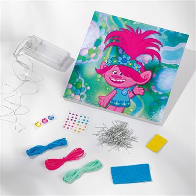 String Art Poppy | Set Decoro con Led Trolls - The Toys Store