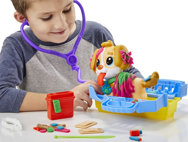 Plastilina Play-Doh Set da Veterinario, playset con cane giocattolo, include 5 colori di pasta da modellare Play-Doh Set da Veterinario, playset con cane giocattolo, include 5 colori di pasta da modellare.